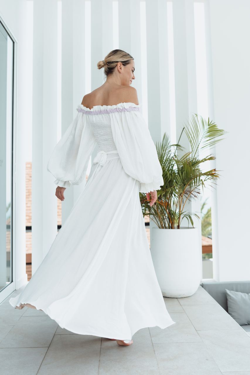 White dress with elastic corset